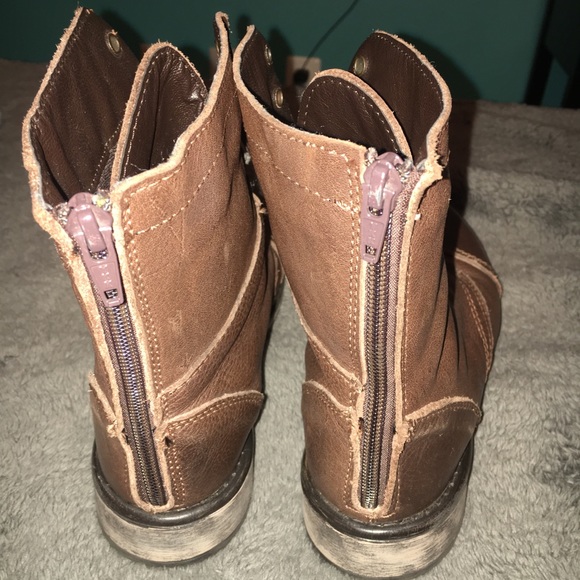 Steve Madden “Fame Combat” Boots - Brown - Picture 2 of 4